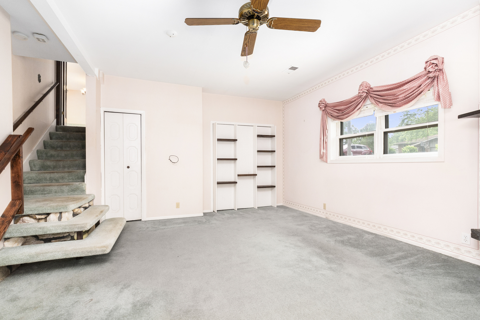 11040 Revere Road Mokena, IL 60448 - Photo 10 of 16 a view of a livingroom with furniture