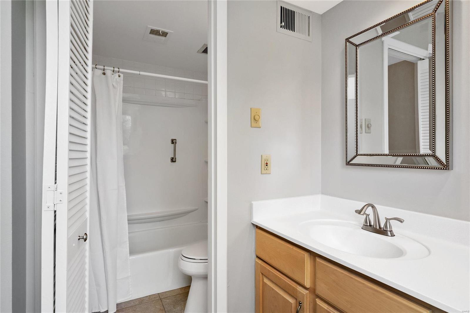 440 North Sappington Road, Unit D Glendale, MO 63122 - Photo 13 of 20