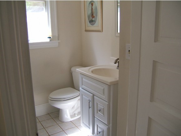 28 Broad Street Rochester, NH 03867 - Photo 14 of 25 Gallery Image 14