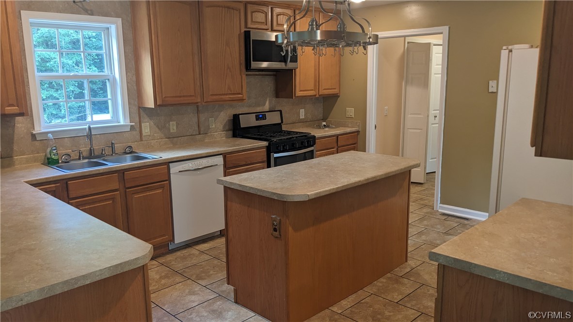 17112 Hunting Quarter Road Waverly, VA 23890 - Photo 8 of 23 Gallery Image 8