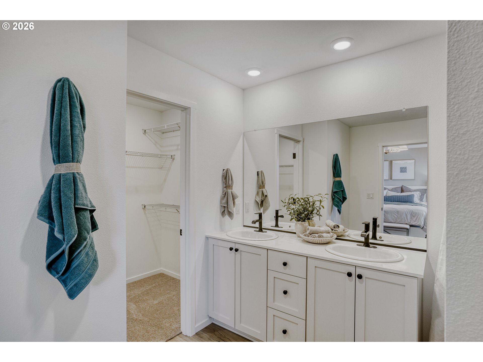 531 Spring Street Woodburn, OR 97071 - Photo 14 of 23 Bathroom, Attached