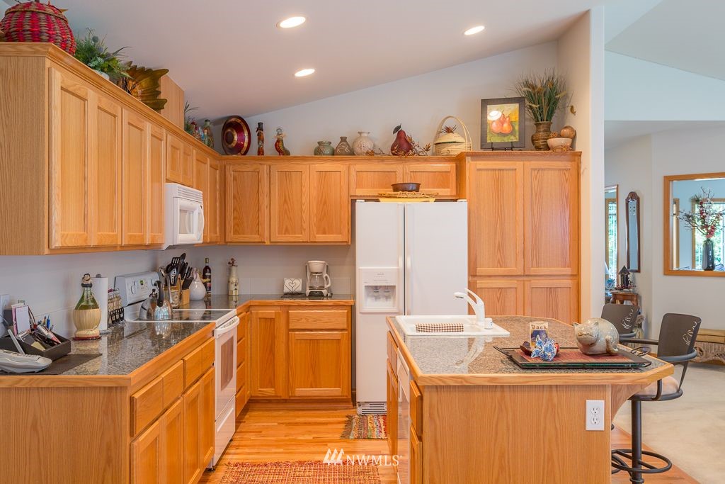 11104 Chain Lake Road Snohomish, WA 98290 - Photo 6 of 14