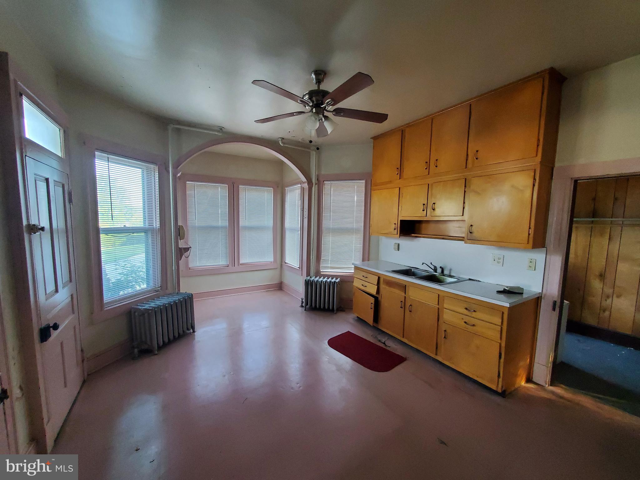 33 East Main Street Middletown, MD 21769 - Photo 17 of 26 House Kitchen