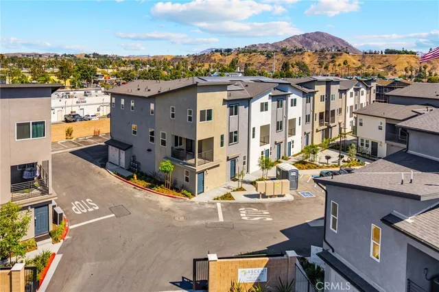 $441,990 | 1176 East Santo Antonio Drive, Colton, CA 92324