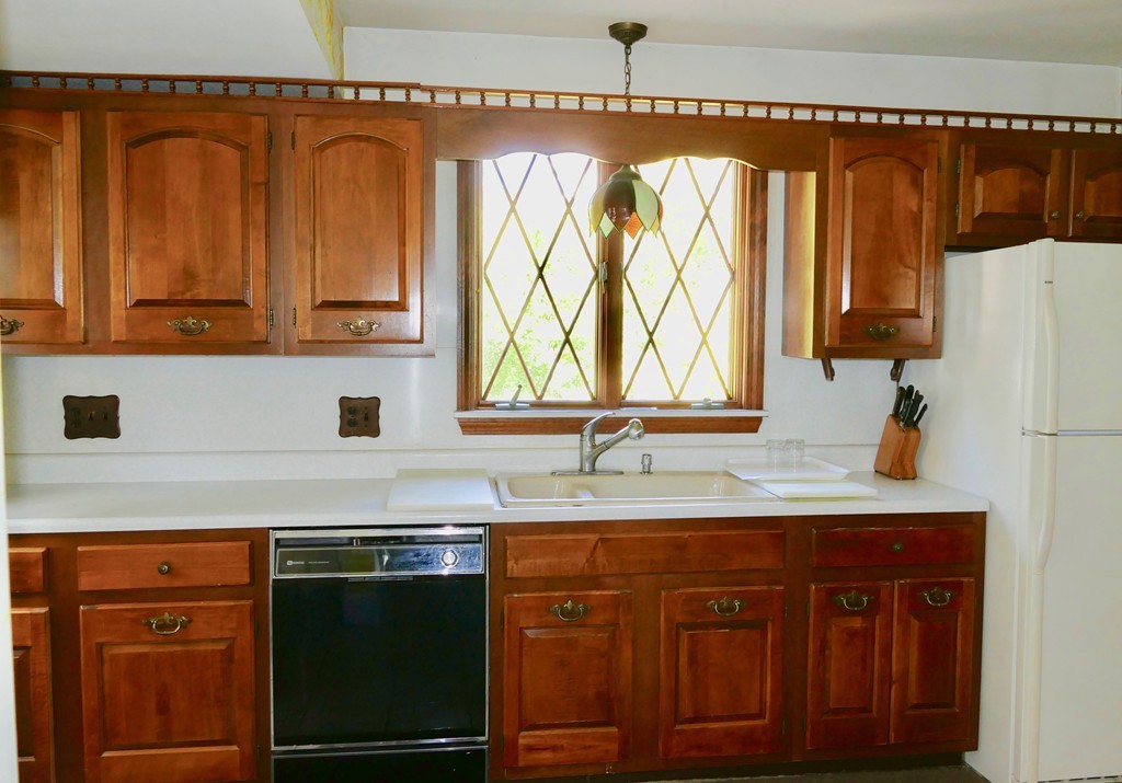 26 Ridgeway Street Quincy, MA 02170 - Photo 12 of 30 Gallery Image 12