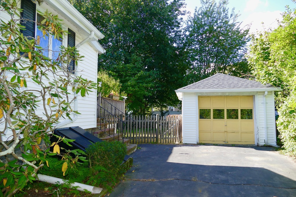 26 Ridgeway Street Quincy, MA 02170 - Photo 4 of 30 Gallery Image 4