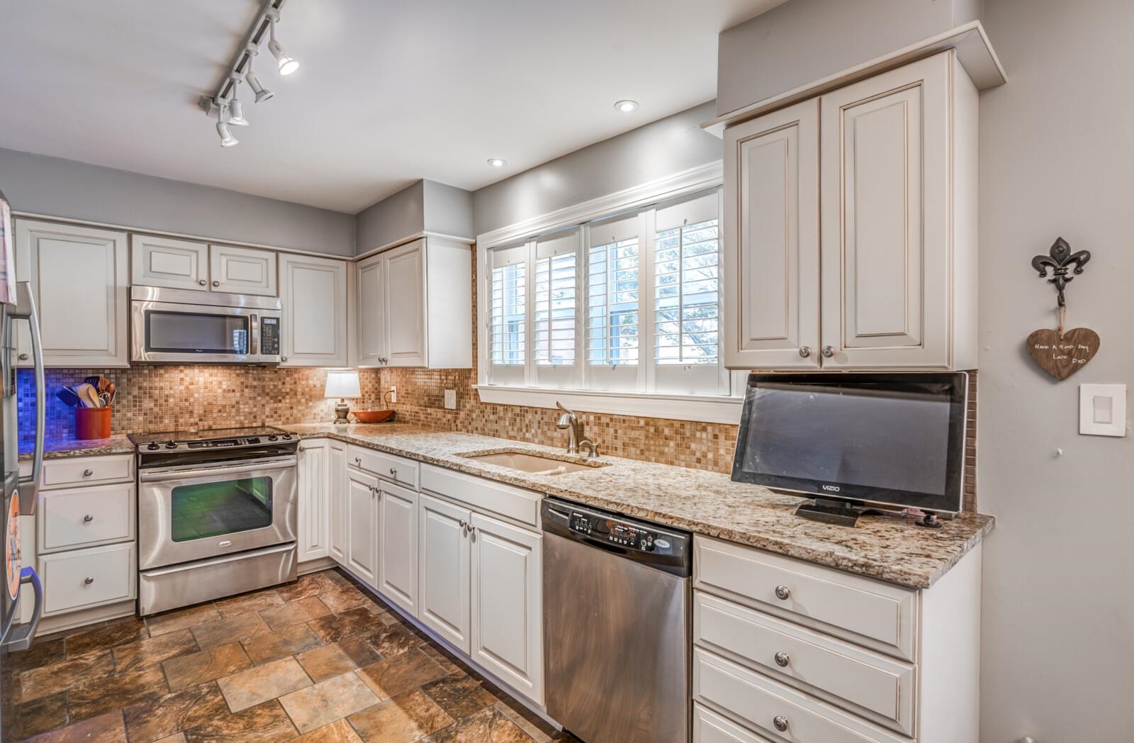 5718 Quince Road, Unit 2 Memphis, TN 38119 - Photo 9 of 25 Gallery Image 9