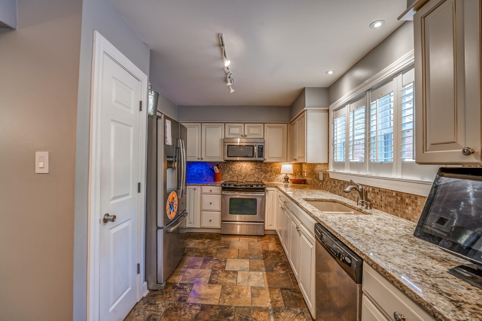 5718 Quince Road, Unit 2 Memphis, TN 38119 - Photo 10 of 25 Gallery Image 10