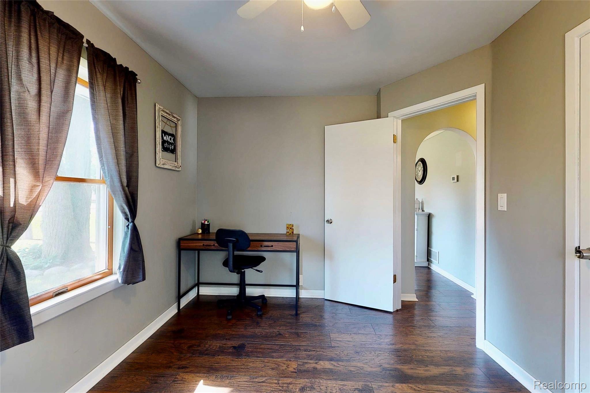 1484 Belsay Road Burton, MI 48509 - Photo 18 of 44 2AB7DAA4-ABA6-4125-BAD7-1ED4C3625579_1_201_a.jpeg