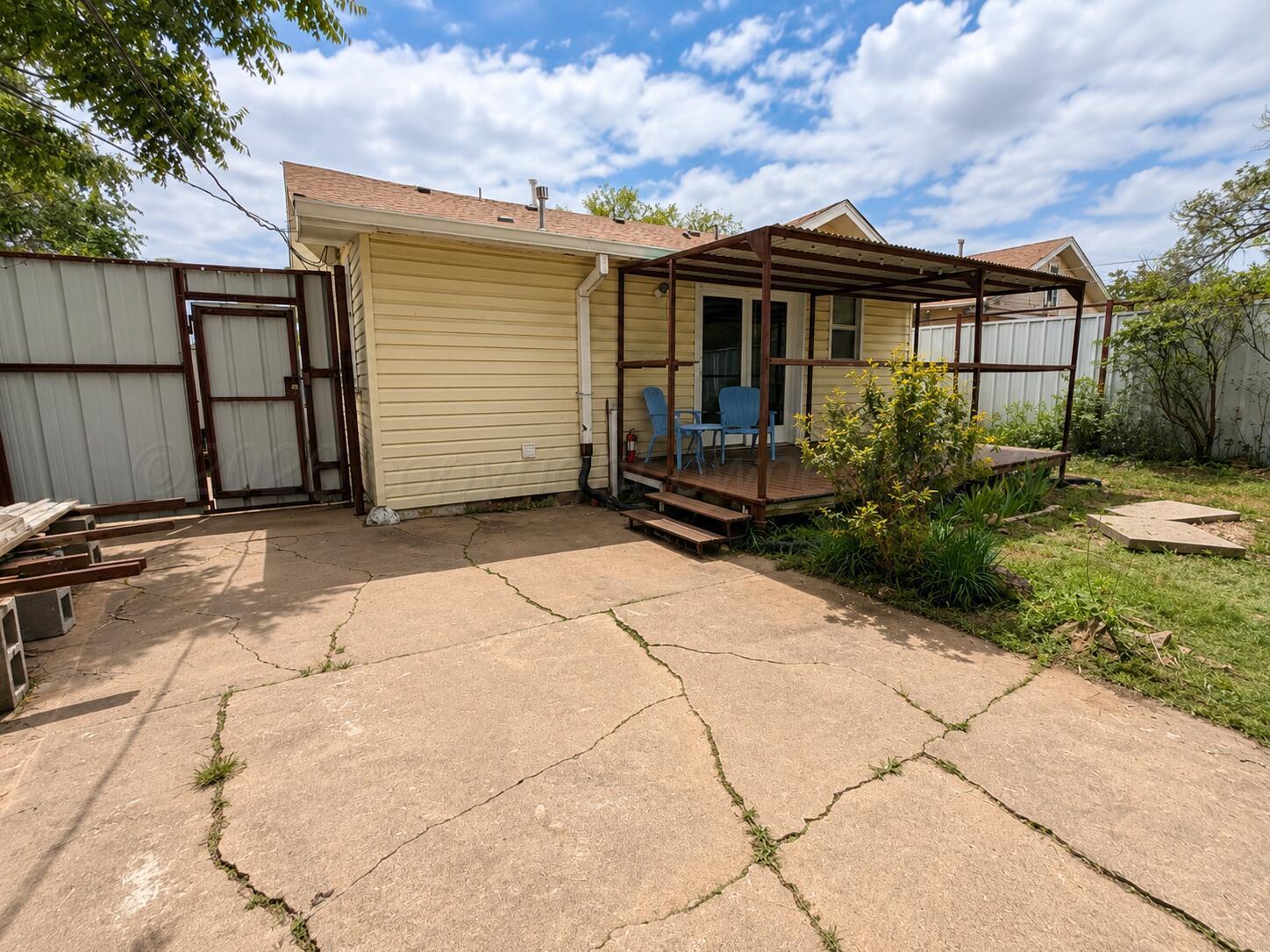 606 South Prospect Street Amarillo, TX 79106 - Photo 19 of 22 a view of a house with yard and plants