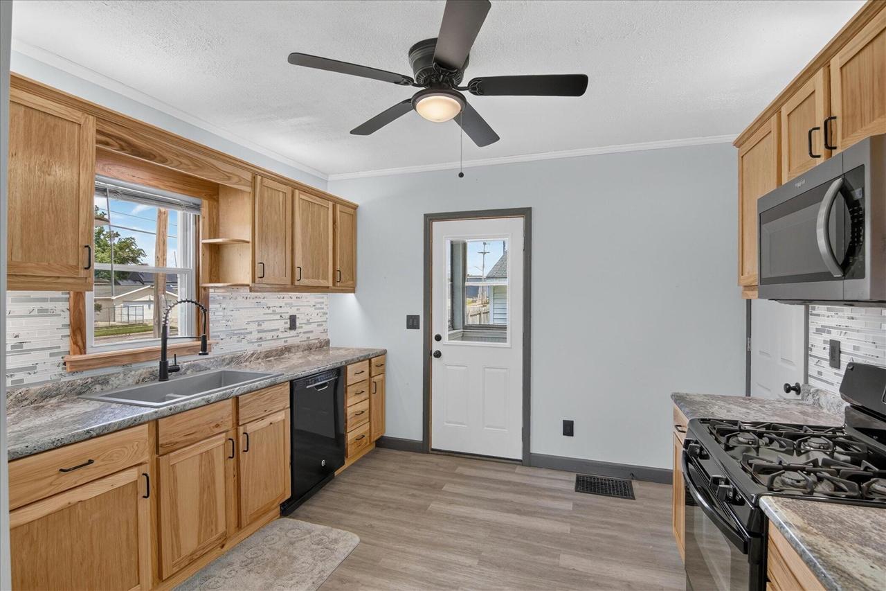 237 North Forbes Street Jackson, MI 49202 - Photo 22 of 48