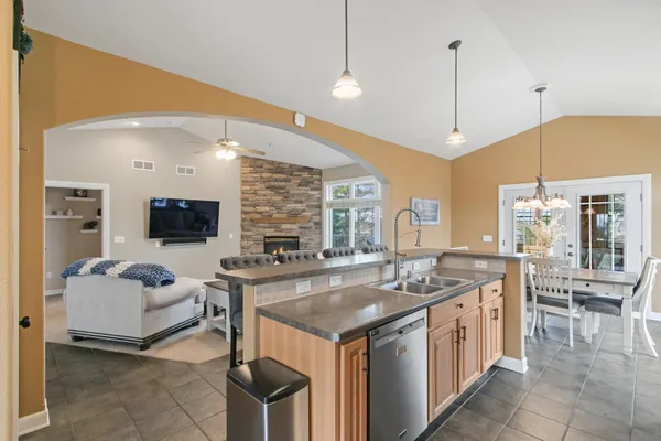 $600,000 | 614 Woodhaven Court, Cambridge, WI 53523