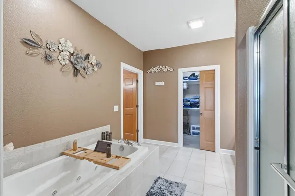 $600,000 | 614 Woodhaven Court, Cambridge, WI 53523