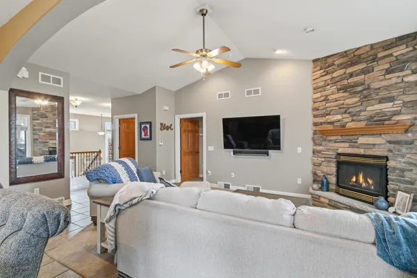 $600,000 | 614 Woodhaven Court, Cambridge, WI 53523