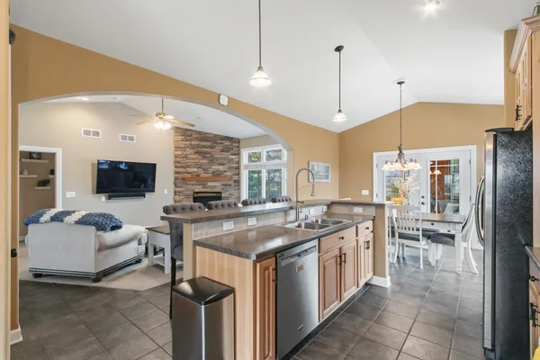 $600,000 | 614 Woodhaven Court, Cambridge, WI 53523