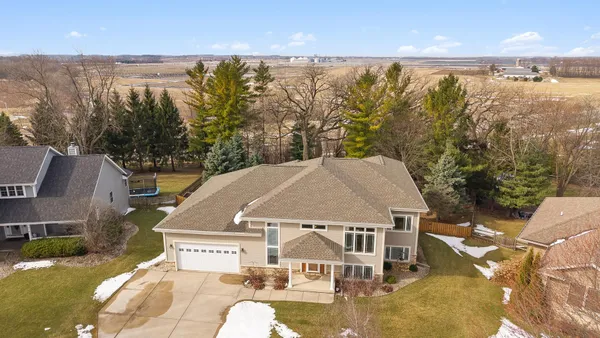 $600,000 | 614 Woodhaven Court, Cambridge, WI 53523