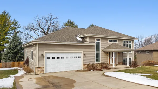 $600,000 | 614 Woodhaven Court, Cambridge, WI 53523