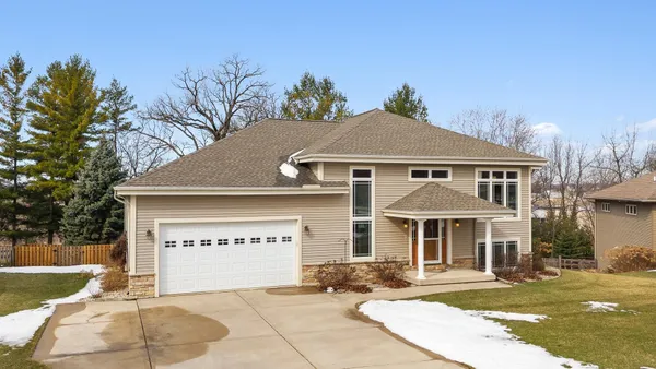 $600,000 | 614 Woodhaven Court, Cambridge, WI 53523