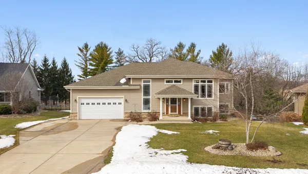 $600,000 | 614 Woodhaven Court, Cambridge, WI 53523