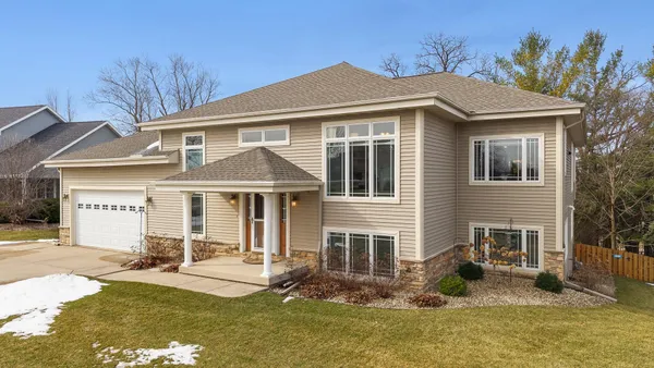 $600,000 | 614 Woodhaven Court, Cambridge, WI 53523