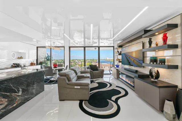 $850,000 | 899 Jeffery Street, Unit 612, Boca Raton, FL 33487