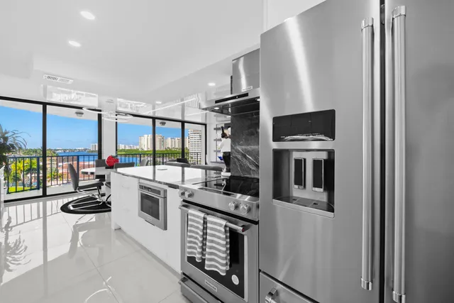 $850,000 | 899 Jeffery Street, Unit 612, Boca Raton, FL 33487