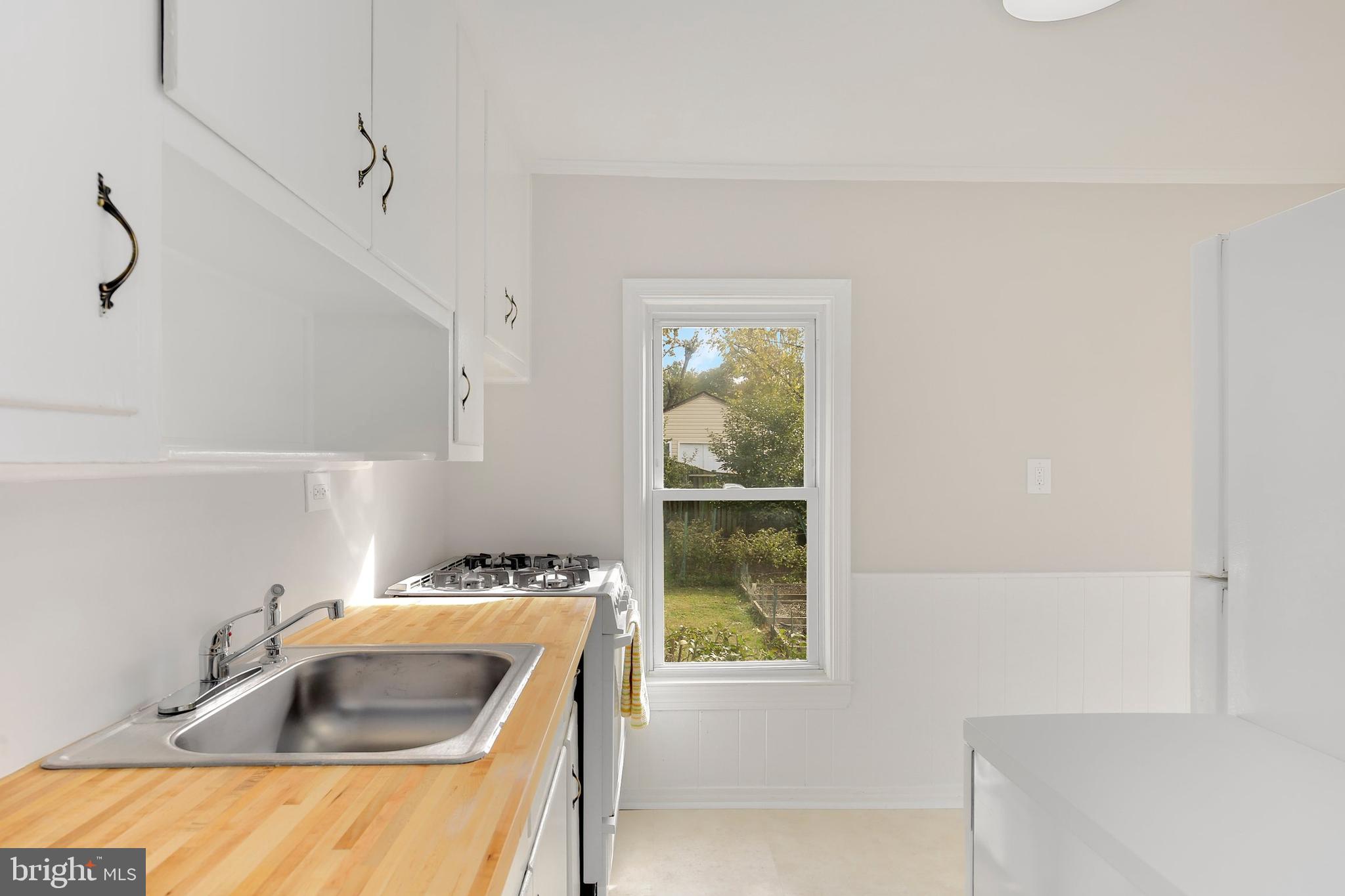 12103 Dewey Road Silver Spring, MD 20906 - Photo 10 of 28