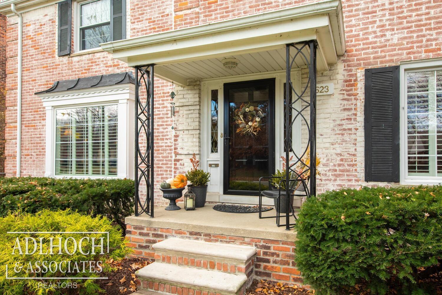 623 Barrington Road Grosse Pointe Park, MI 48230 - Photo 2 of 18