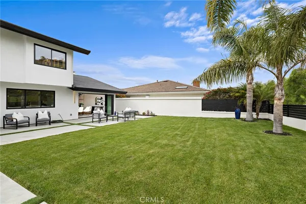 $6,495,000 | 6 Monterey Circle, Corona del Mar, CA 92625