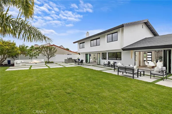 $6,495,000 | 6 Monterey Circle, Corona del Mar, CA 92625
