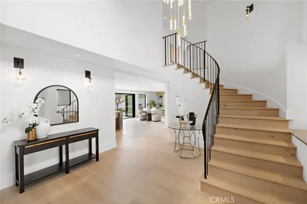 $6,495,000 | 6 Monterey Circle, Corona del Mar, CA 92625
