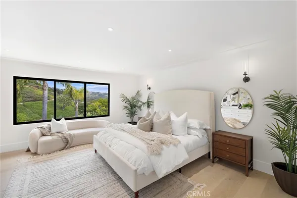 $6,495,000 | 6 Monterey Circle, Corona del Mar, CA 92625