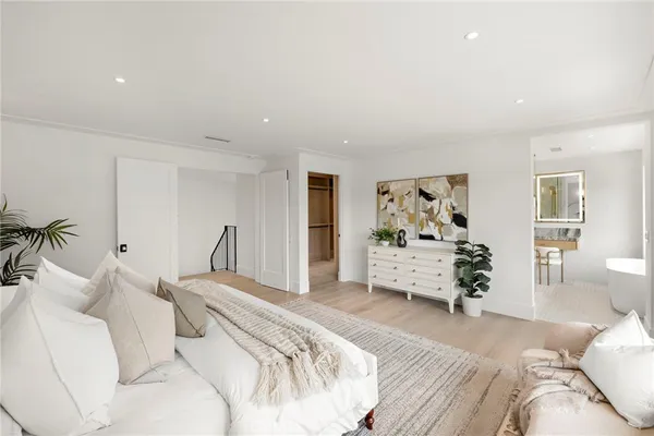 $6,495,000 | 6 Monterey Circle, Corona del Mar, CA 92625