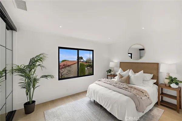 $6,495,000 | 6 Monterey Circle, Corona del Mar, CA 92625