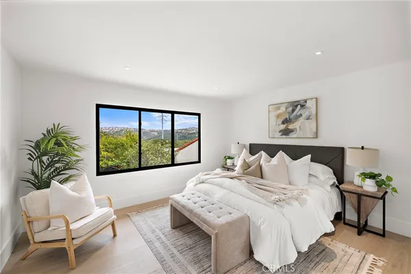 $6,495,000 | 6 Monterey Circle, Corona del Mar, CA 92625
