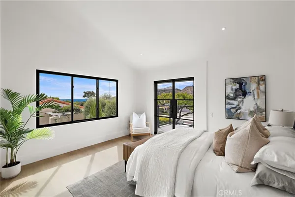 $6,495,000 | 6 Monterey Circle, Corona del Mar, CA 92625