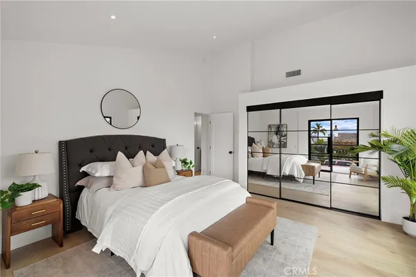 $6,495,000 | 6 Monterey Circle, Corona del Mar, CA 92625
