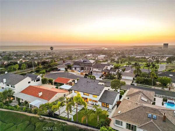 $6,495,000 | 6 Monterey Circle, Corona del Mar, CA 92625