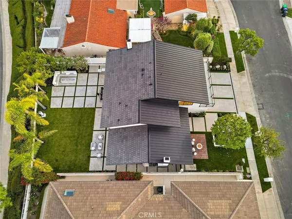 $6,495,000 | 6 Monterey Circle, Corona del Mar, CA 92625