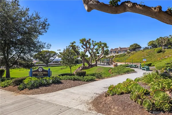 $6,495,000 | 6 Monterey Circle, Corona del Mar, CA 92625