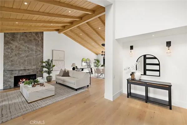 $6,495,000 | 6 Monterey Circle, Corona del Mar, CA 92625