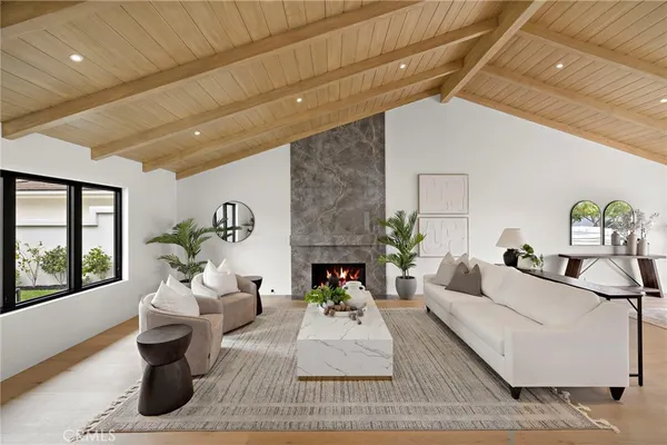 $6,495,000 | 6 Monterey Circle, Corona del Mar, CA 92625