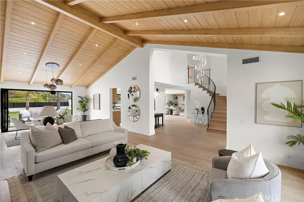 $6,495,000 | 6 Monterey Circle, Corona del Mar, CA 92625