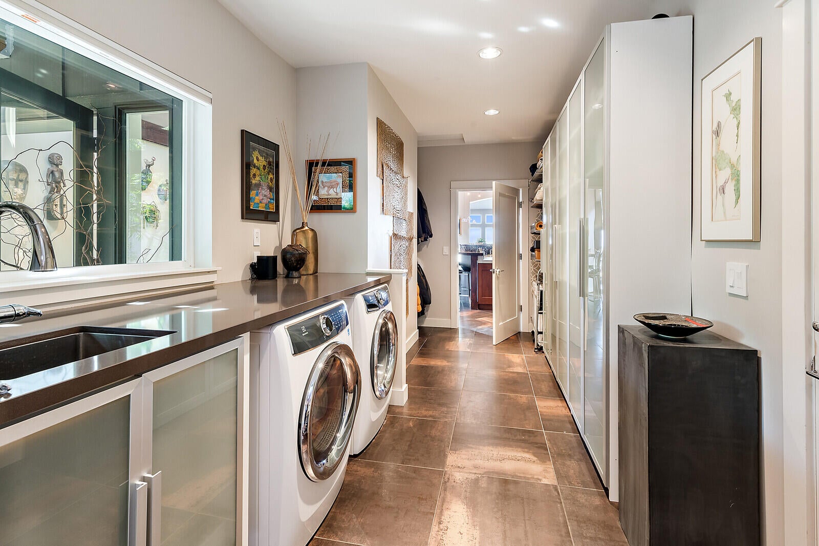 4367 Pioneer Road Medford, OR 97501 - Photo 75 of 96 Laundry room
