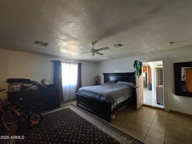 $1,900 | 8425 South 6th Avenue, Phoenix, AZ 85041