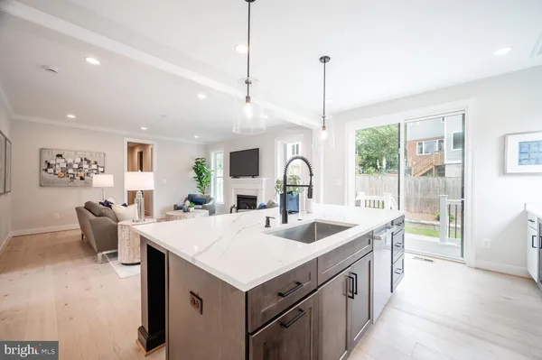 $2,269,900 | 5726 16th Street North, Arlington, VA 22205