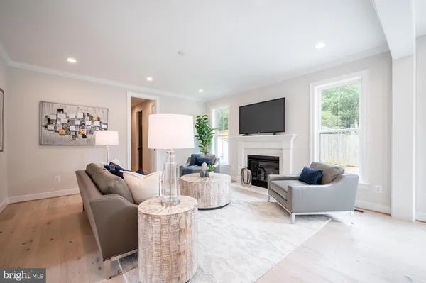 $2,269,900 | 5726 16th Street North, Arlington, VA 22205