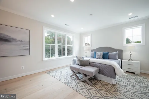 $2,269,900 | 5726 16th Street North, Arlington, VA 22205