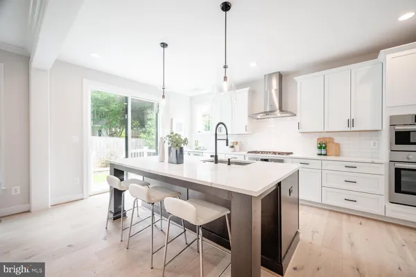 $2,269,900 | 5726 16th Street North, Arlington, VA 22205