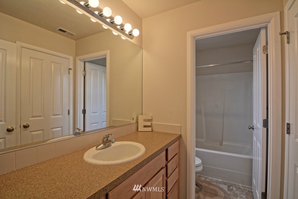 16022 35th Park Southeast Bothell, WA 98012 - Photo 17 of 19